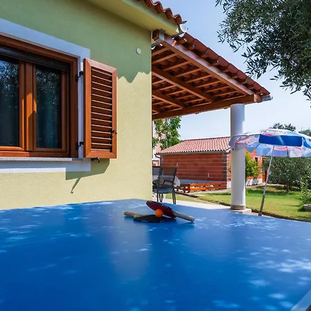 Awesome In With Kitchen Holiday home *