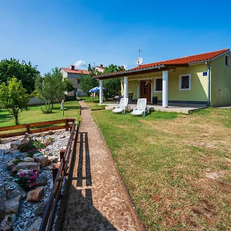 Holiday home Awesome In With Kitchen