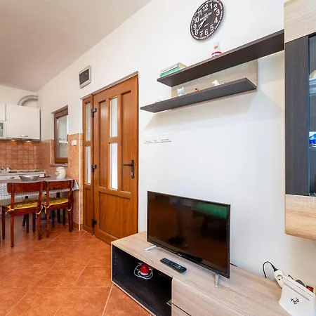 Awesome In With Kitchen Holiday home *